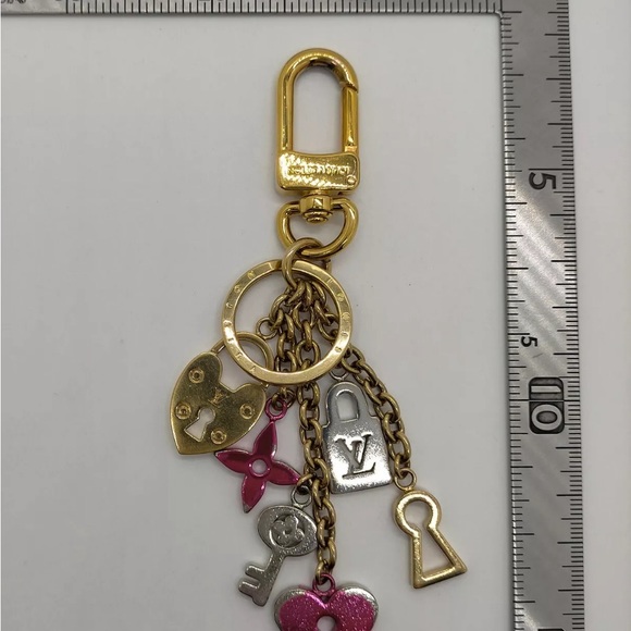 Authentic Louis Vuitton Key Ring M67438 Gold DP1118, Italy, 11.5 cm - Picture 5 of 7